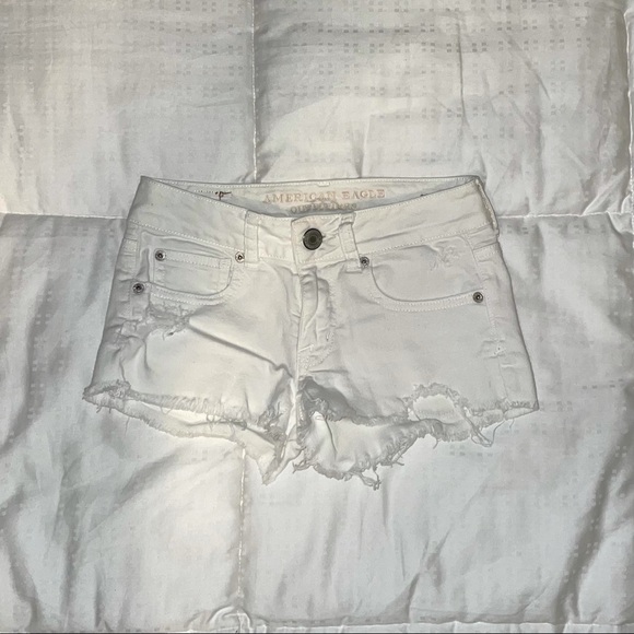 American Eagle Outfitters Pants - American Eagle shorts!